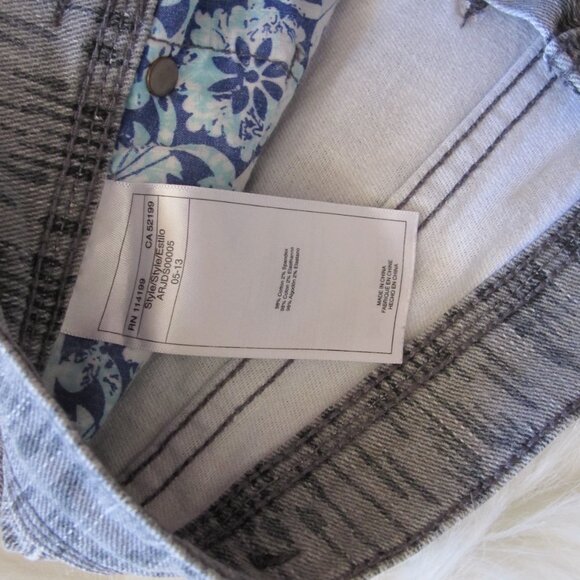 Roxy | Gray Patterned Raw Hem Denim Shorts - Picture 3 of 7